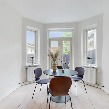 Apartament Moderne 2br Lejlighed Med Gratis Gade Parkering